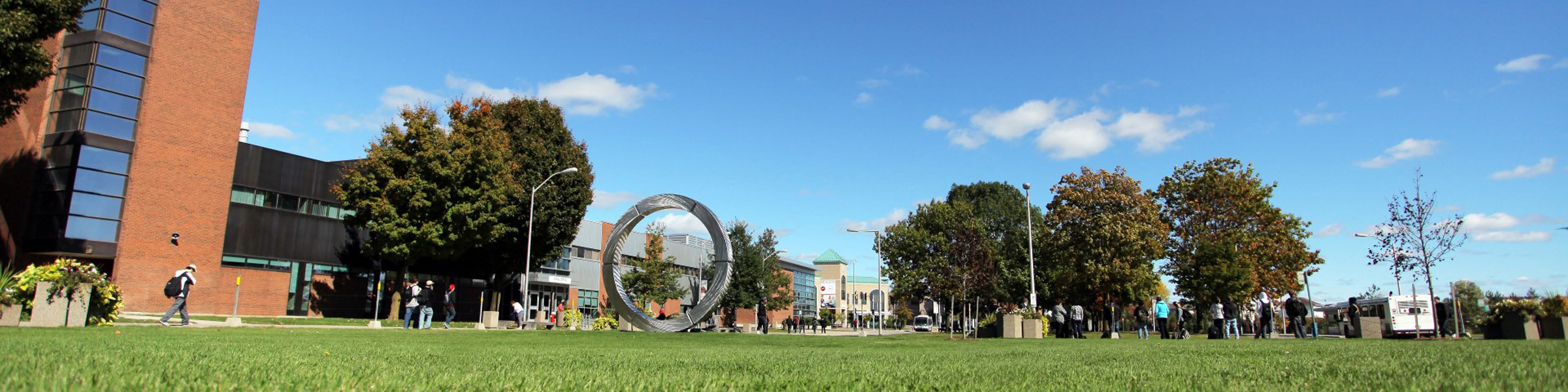 Photo of the Durham College Oshawa campus bus loop