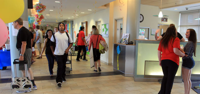 Students arrive at Durham College for 2013-14