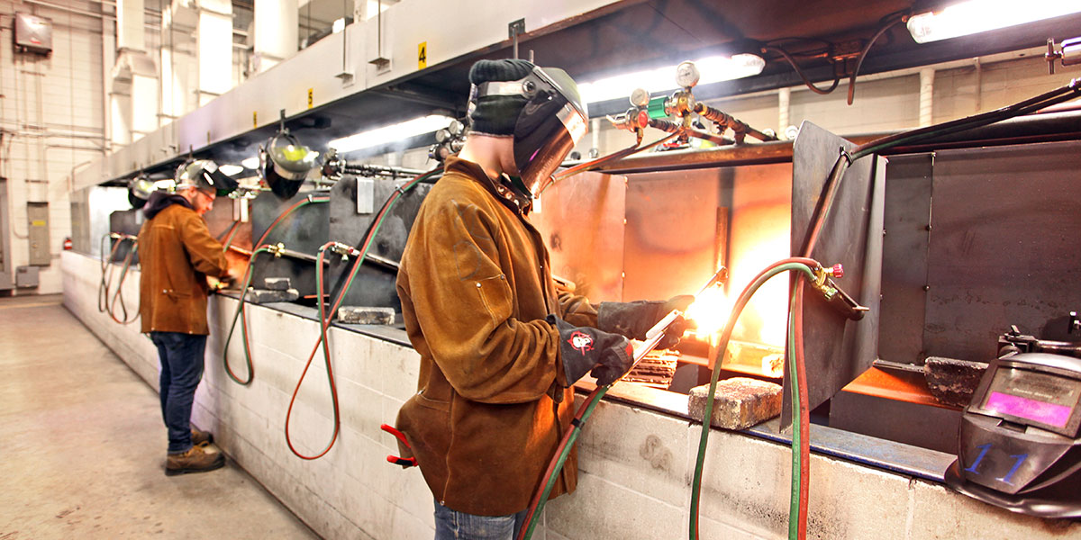How to Become a Welding Engineer: Education and Career Roadmap