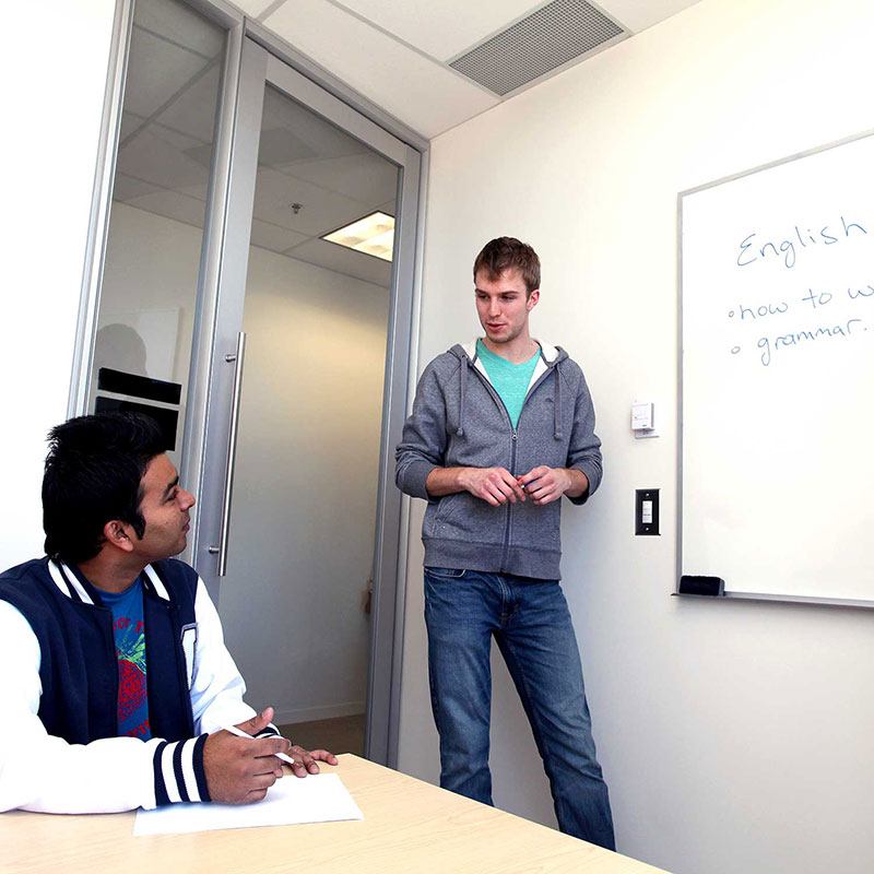 Peer tutors meet at Durham College.