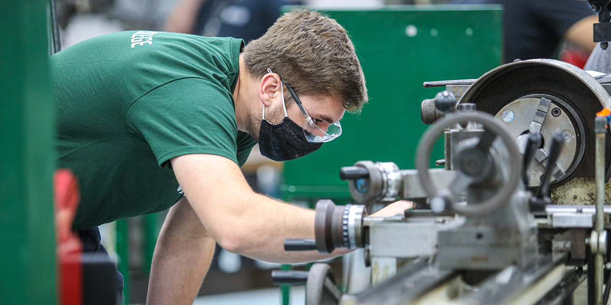 Post-secondary programs put apprentices in the driver’s seat at Durham